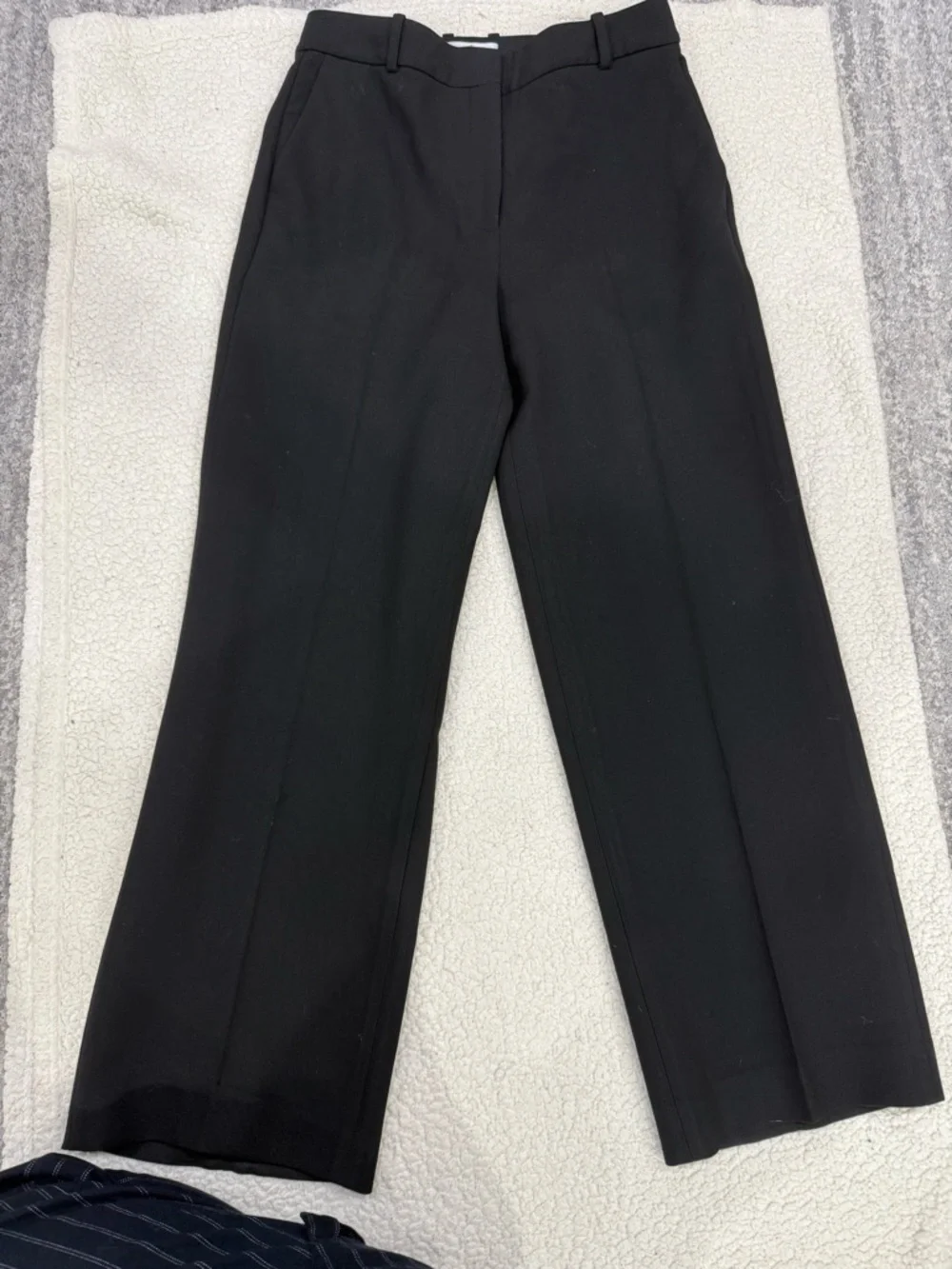 Like new Aritzia black pants - Picture 3 of 3